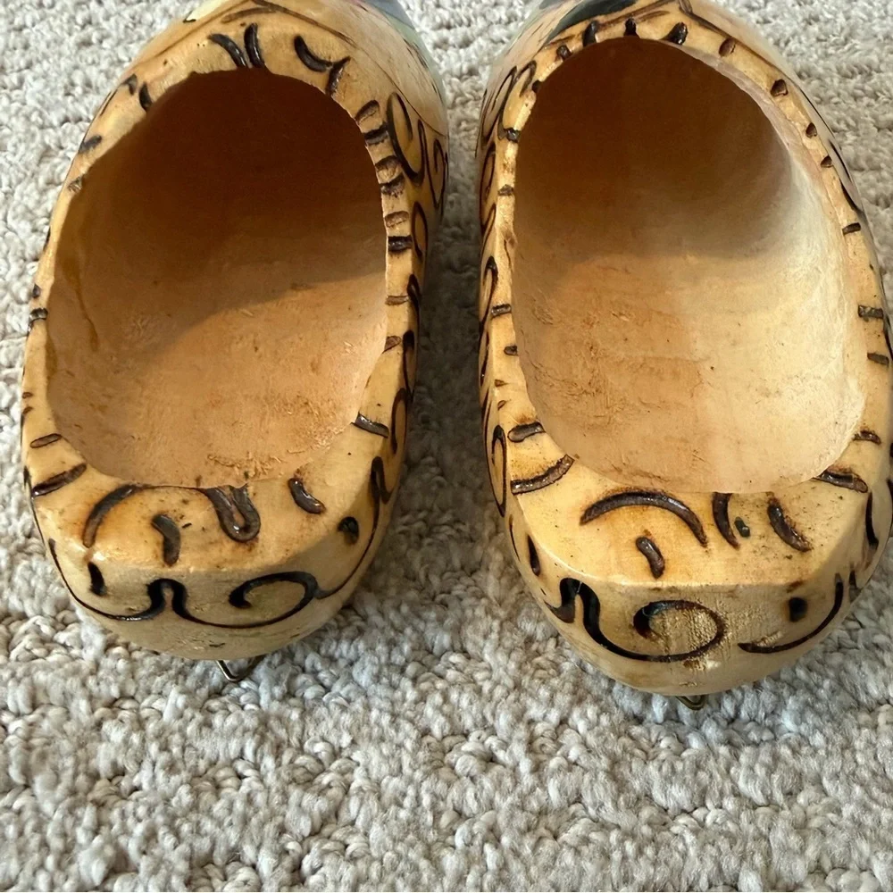 Vintage Dutch Wooden Clogs Hand Painted Holland Display Decor Klompen Dancers
